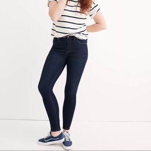 Madewell 9" Mid-Rise Skinny Jeans in Larkspur Wash